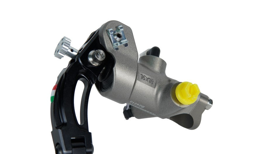 Accossato Billet Brake Master Cylinder 16x18 Revolution - Silver - CY006SL18